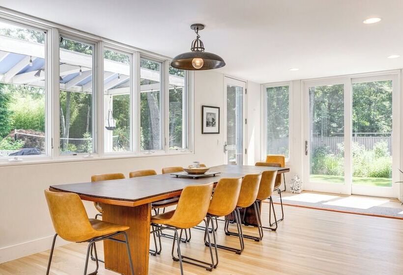 Hamptons Home W/ Private Pool, 1 Mi To Beach!