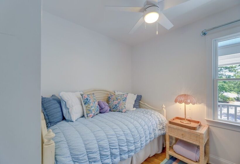 Waterfront Home W/ Screened Porch & Boat Access