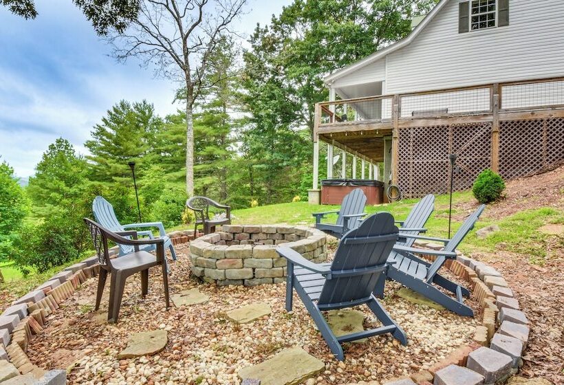 Hiawassee Hideaway: Hot Tub, Lake & Mountain Views