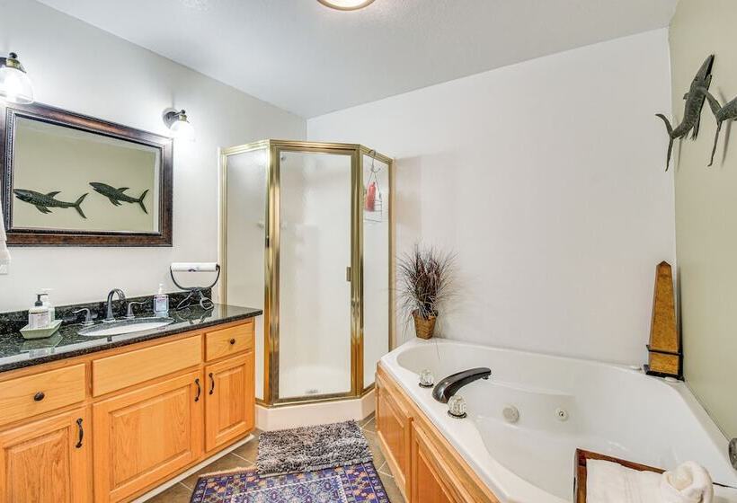 Hiawassee Hideaway: Hot Tub, Lake & Mountain Views