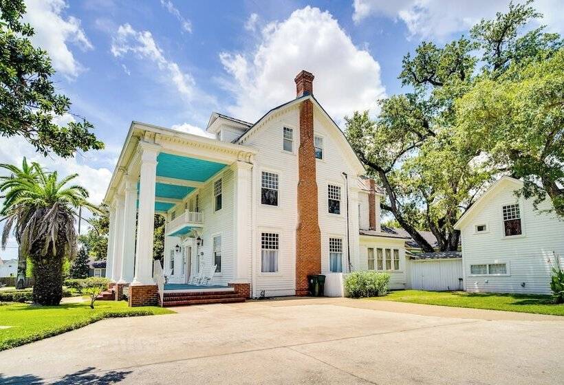 Historic Lake Charles Estate: Walk To Downtown!