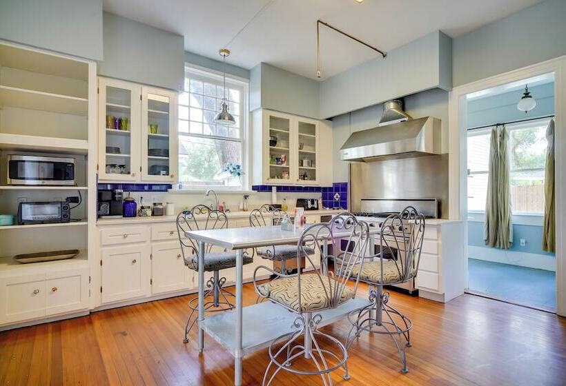 Historic Lake Charles Estate: Walk To Downtown!