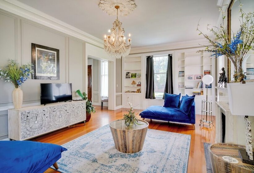 Historic Lake Charles Estate: Walk To Downtown!