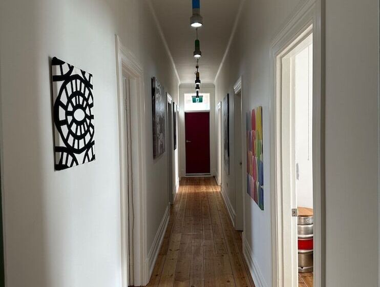 فندق Ark Apartments