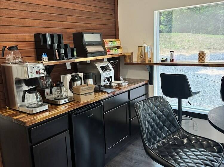 فندق Golden Pond Cabins