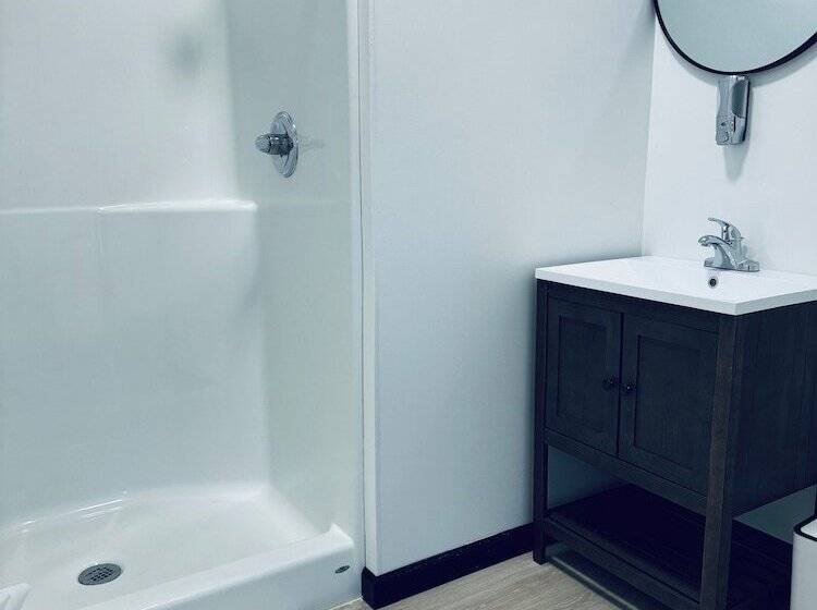 فندق Golden Pond Cabins