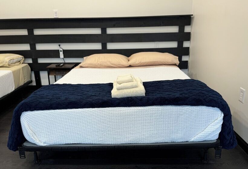 فندق Golden Pond Cabins