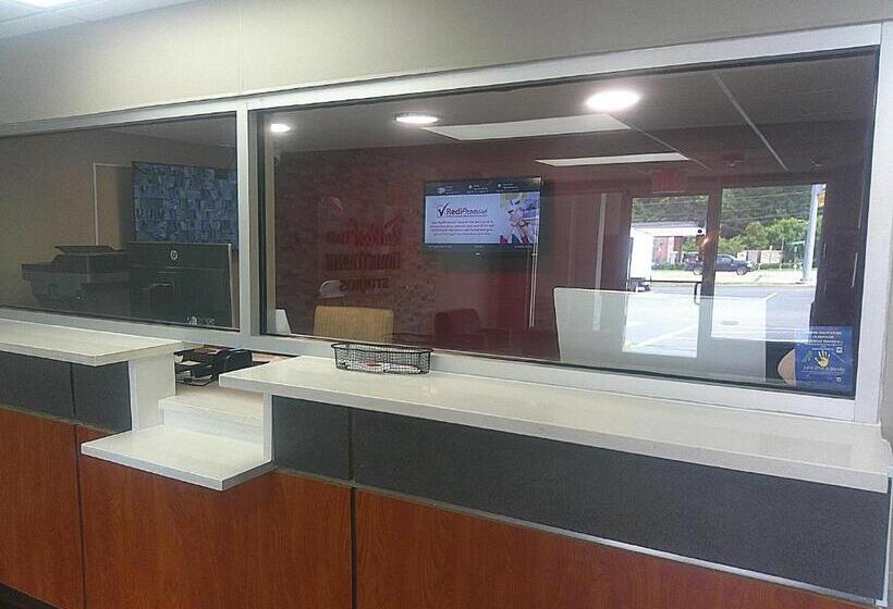 호텔 Hometowne Studios By Red Roof Richmond Airport Sandston