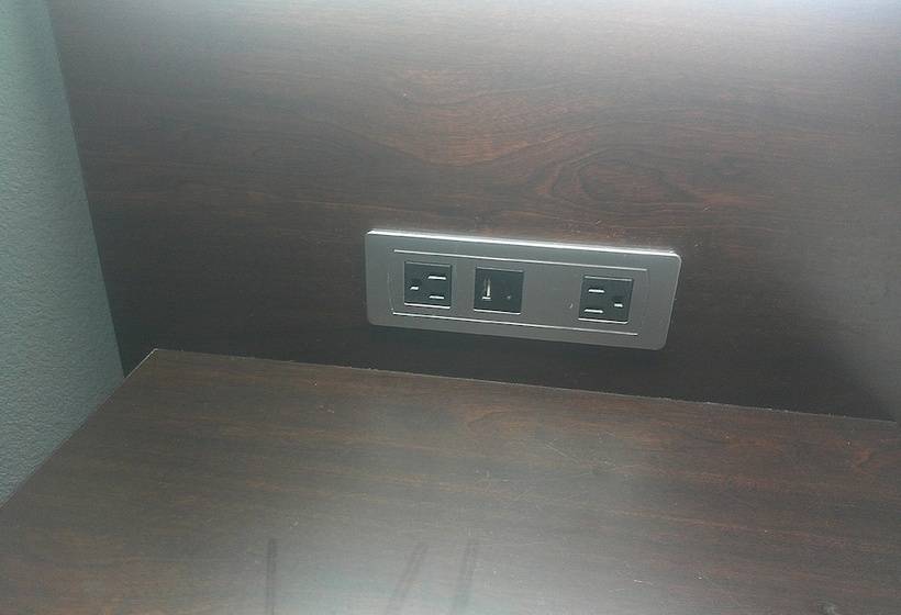 בית מלון כפרי Hometowne Studios By Red Roof Richmond   Airport Sandston