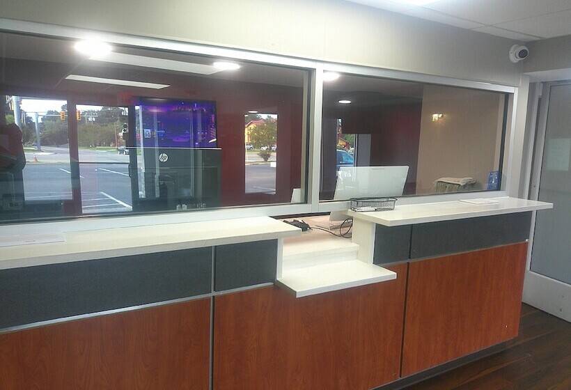 בית מלון כפרי Hometowne Studios By Red Roof Richmond   Airport Sandston