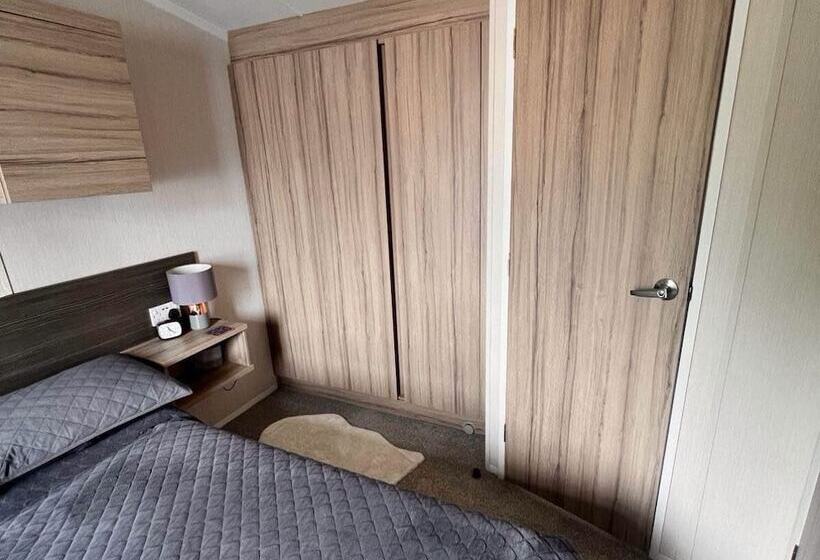 Отель Rockley Park In Poole Static Caravan