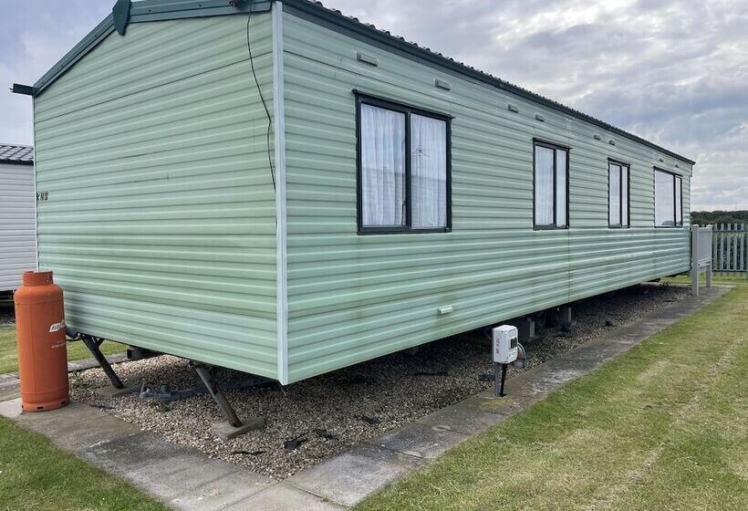 Отель Peaceful Millfield Caravan Park Skegness 4 Bed