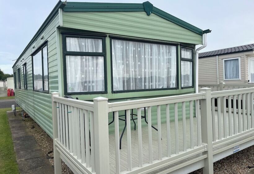 Отель Peaceful Millfield Caravan Park Skegness 4 Bed
