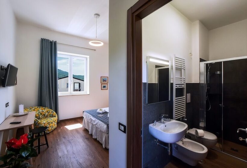 فندق ريفى Agriturismo Guerritore