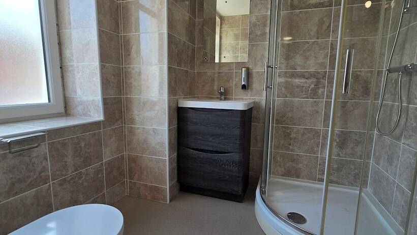 فندق The Carmichael   Hull City Centre