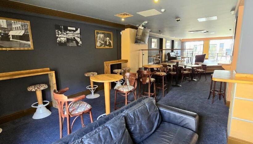 فندق The Carmichael   Hull City Centre