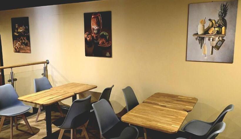 فندق The Carmichael   Hull City Centre