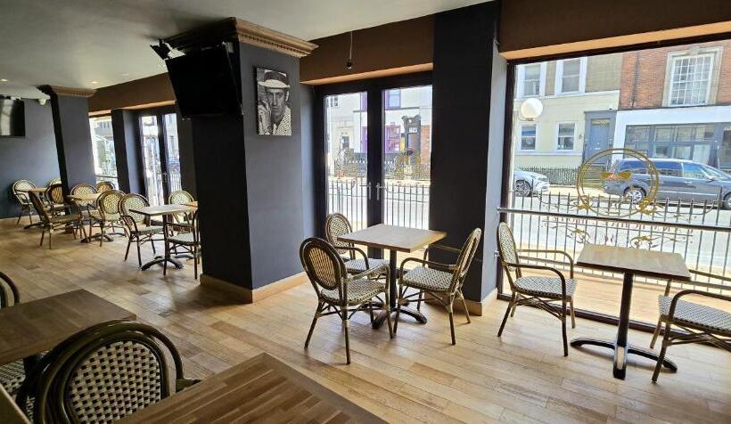 فندق The Carmichael   Hull City Centre