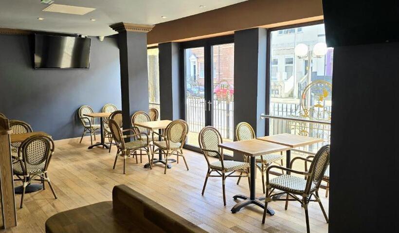 فندق The Carmichael   Hull City Centre