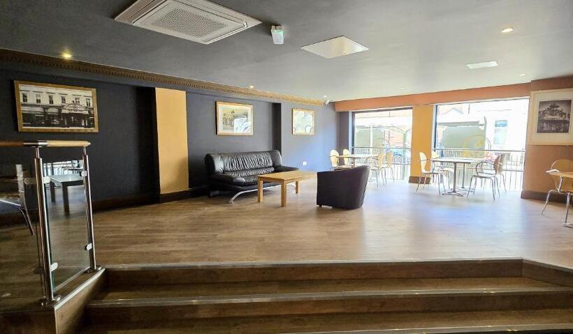 فندق The Carmichael   Hull City Centre