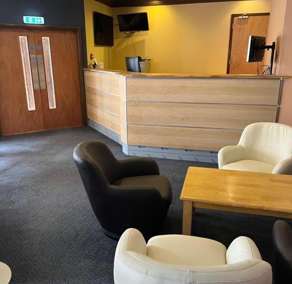 فندق The Carmichael   Hull City Centre