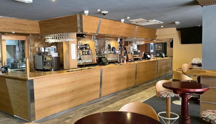 فندق The Carmichael   Hull City Centre