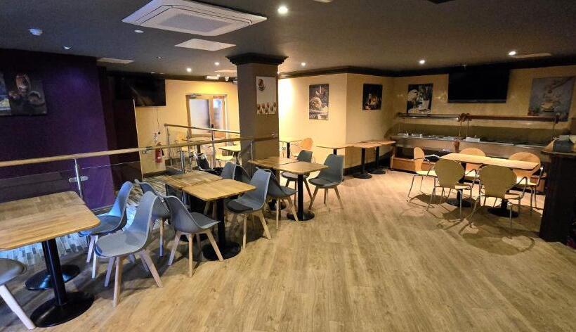 فندق The Carmichael   Hull City Centre