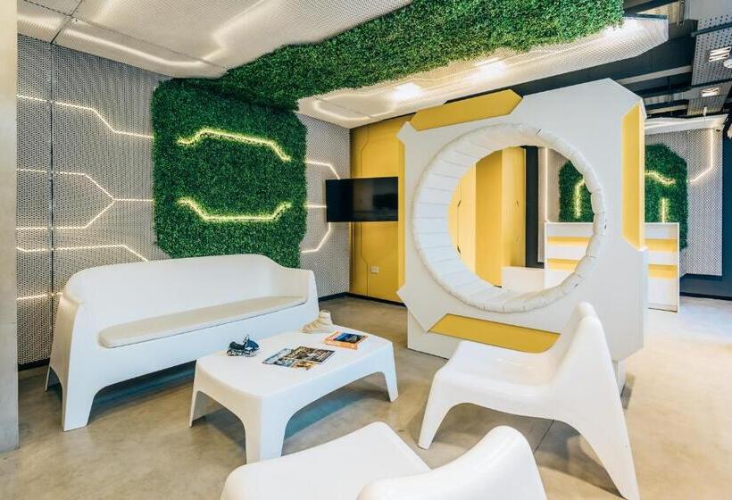 酒店 Underground Capsule