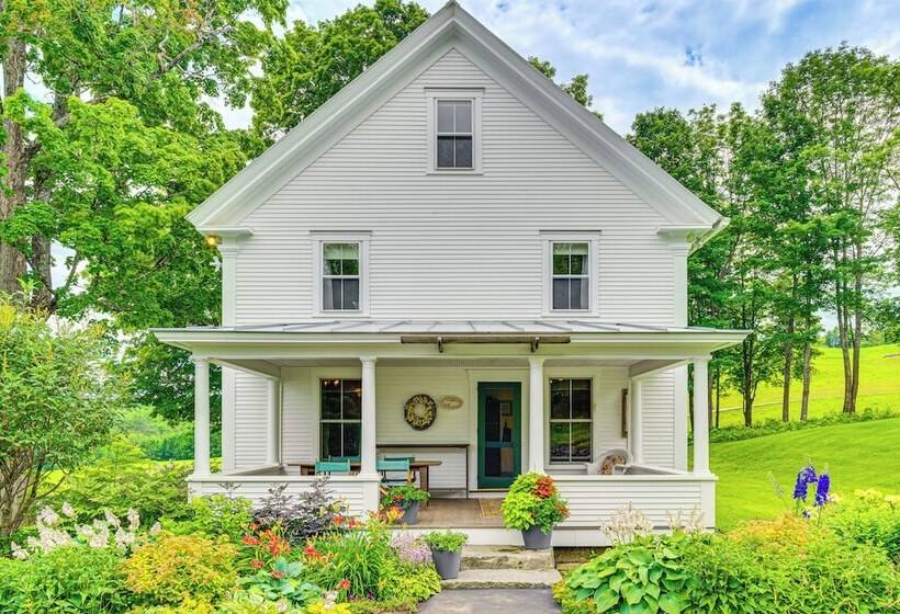 Idyllic Vermont Farmhouse: Mtn Views On 200 Acres!