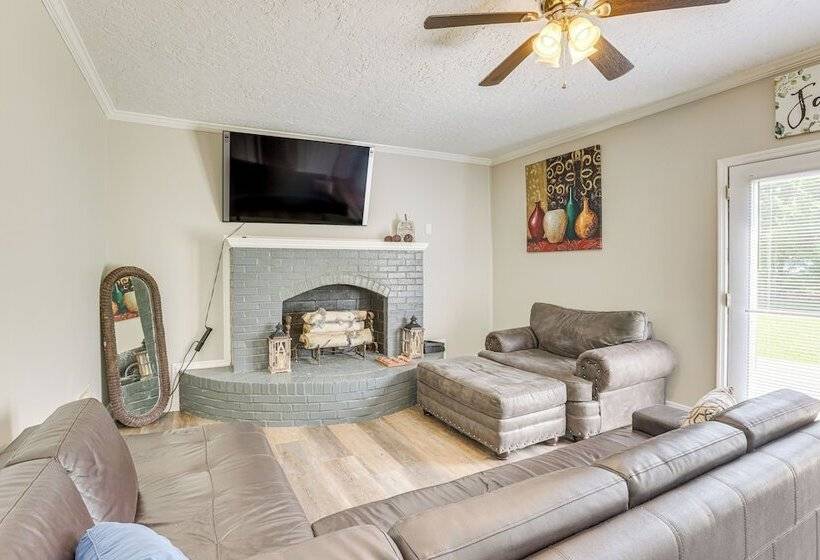 Inviting Jacksonville Home < Half Mi To University