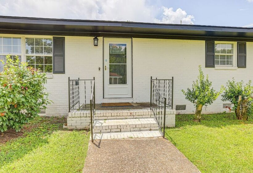 Inviting Jacksonville Home < Half Mi To University