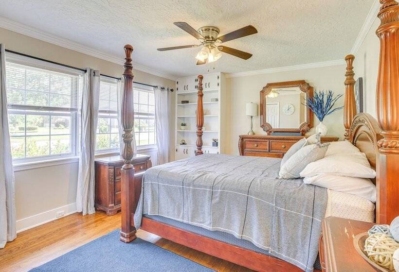 Inviting Jacksonville Home < Half Mi To University