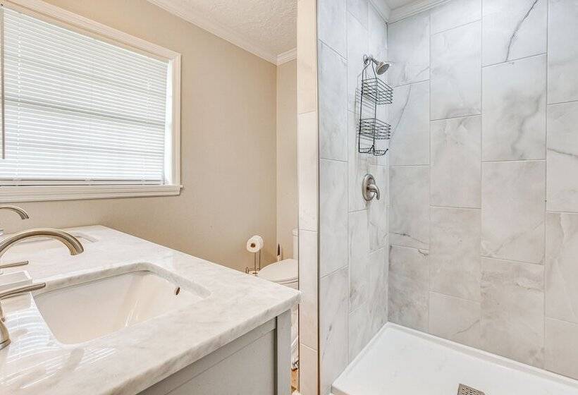 Inviting Jacksonville Home < Half Mi To University