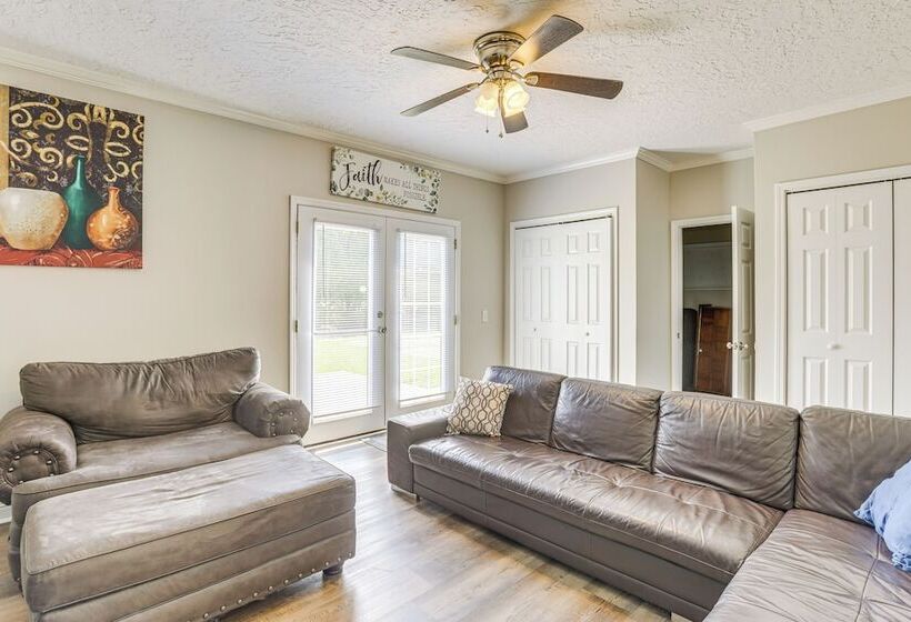 Inviting Jacksonville Home < Half Mi To University