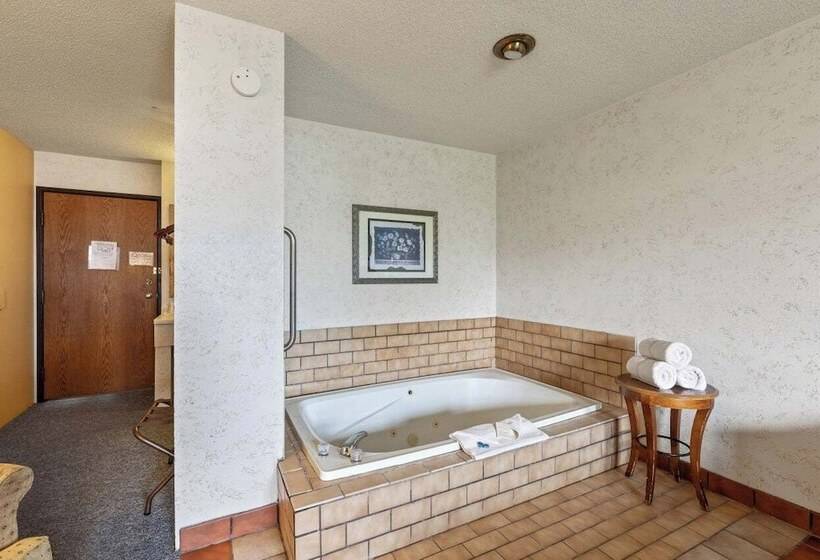 Iron Ridge Inn Motel