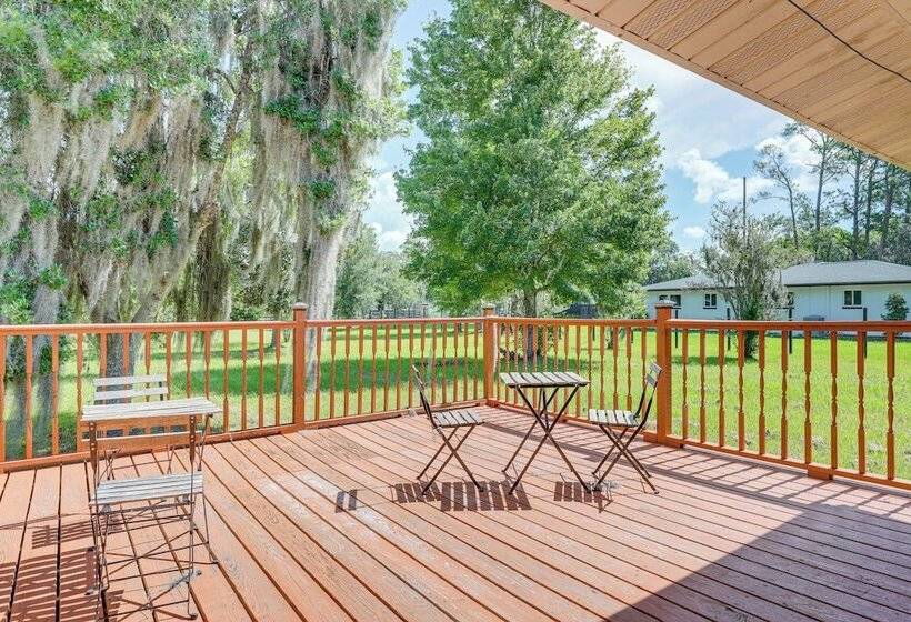 Jacksonville Home W/ Deck: 17 Mi To Downtown!