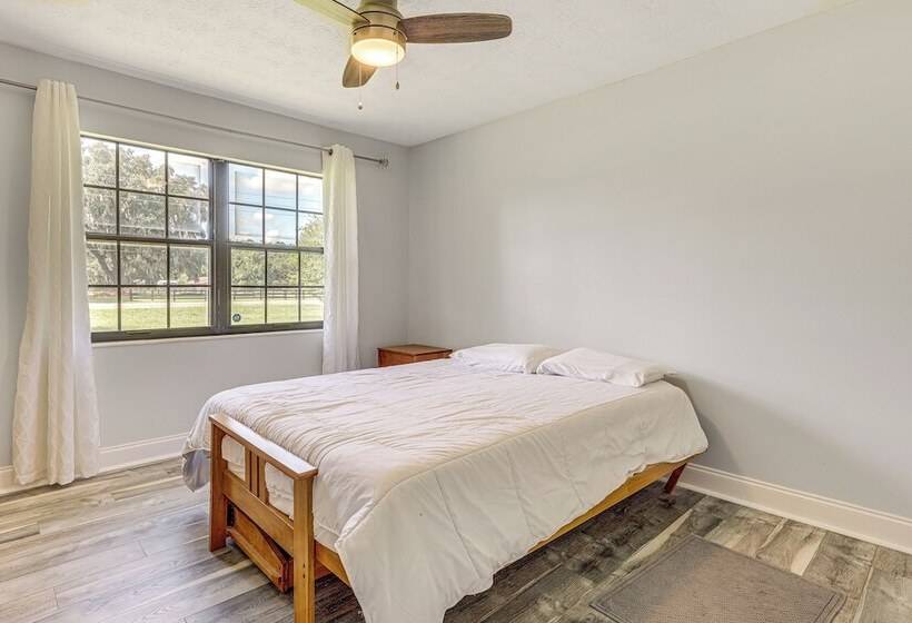 Jacksonville Home W/ Deck: 17 Mi To Downtown!