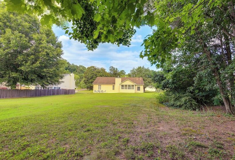 Knoxville Home W/ Sunroom ~ 9 Mi To Downtown!