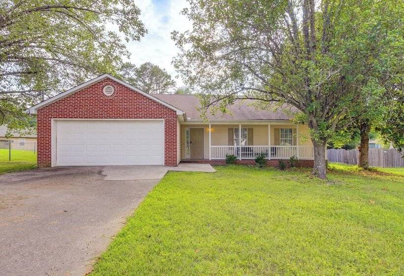 Knoxville Home W/ Sunroom ~ 9 Mi To Downtown!