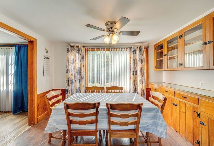 Laconia Resort Home < 2 Mi To Lake Winnipesaukee