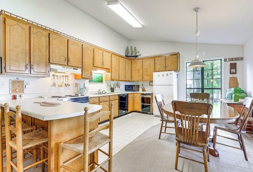 Waterfront Wheeler Lake Home W/ Furnished Deck