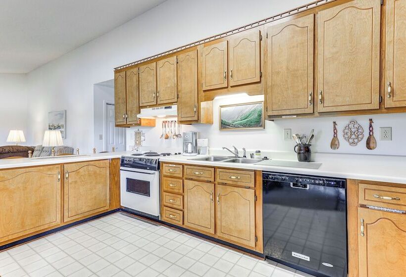 Waterfront Wheeler Lake Home W/ Furnished Deck