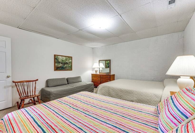 Waterfront Wheeler Lake Home W/ Furnished Deck