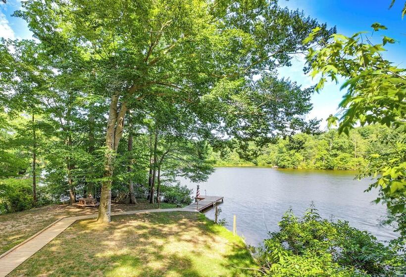 Lakefront Lusby Home W/ Fire Pit: 3 Mi To Beach!