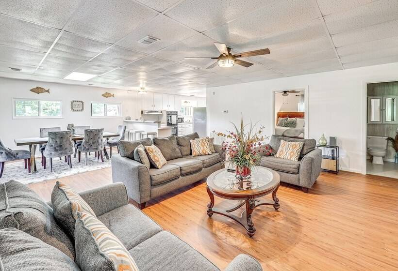 Lakeside Hot Springs Retreat W/ Pool Table!