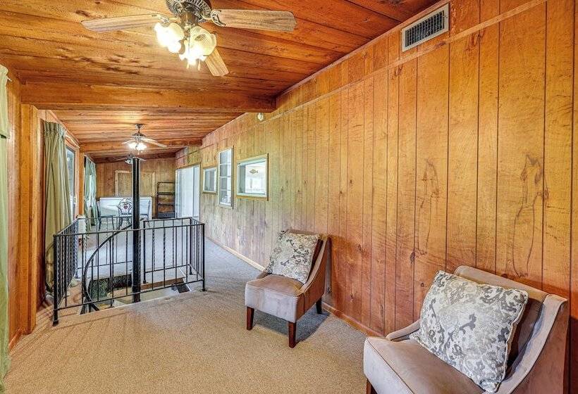 Lakeside Hot Springs Retreat W/ Pool Table!