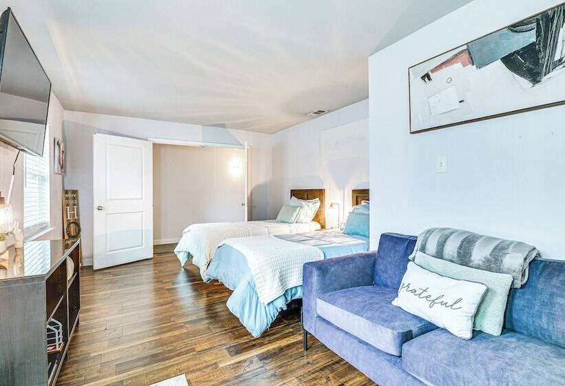 Near Lewisville Lake: Home In The Colony W/ Yard!