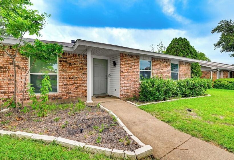 Near Lewisville Lake: Home In The Colony W/ Yard!