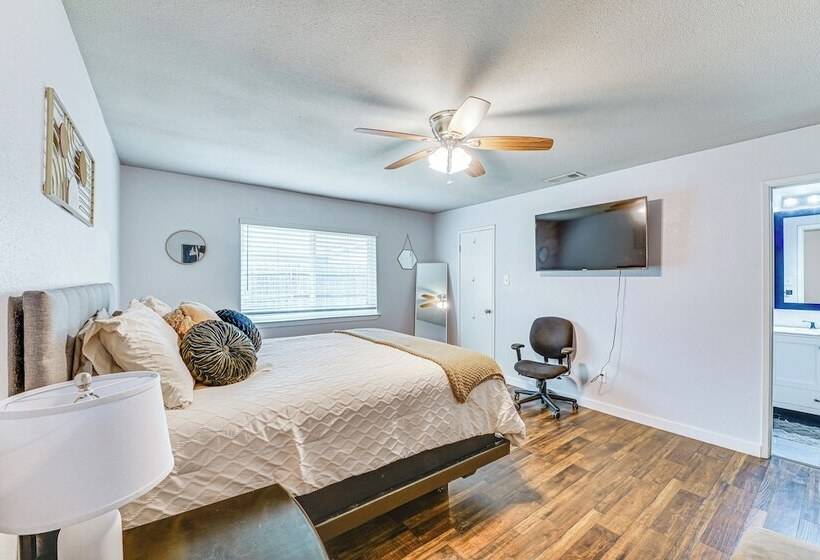 Near Lewisville Lake: Home In The Colony W/ Yard!