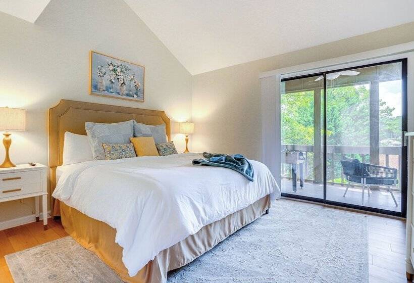 Lovely Waleska Home W/ Screened Deck & Lake Access